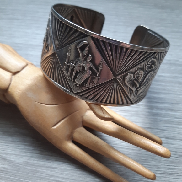 Vintage Sterling Cuff Bracelet Asian Themed